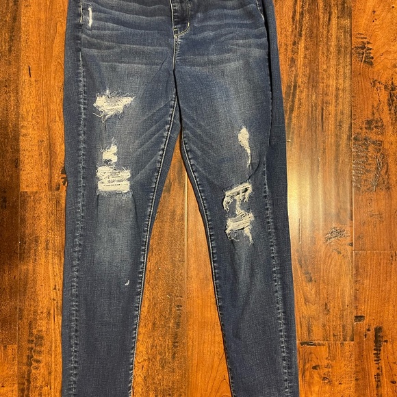 Woman’s American eagle, high rise, stretch size 14 jeans - Picture 2 of 3